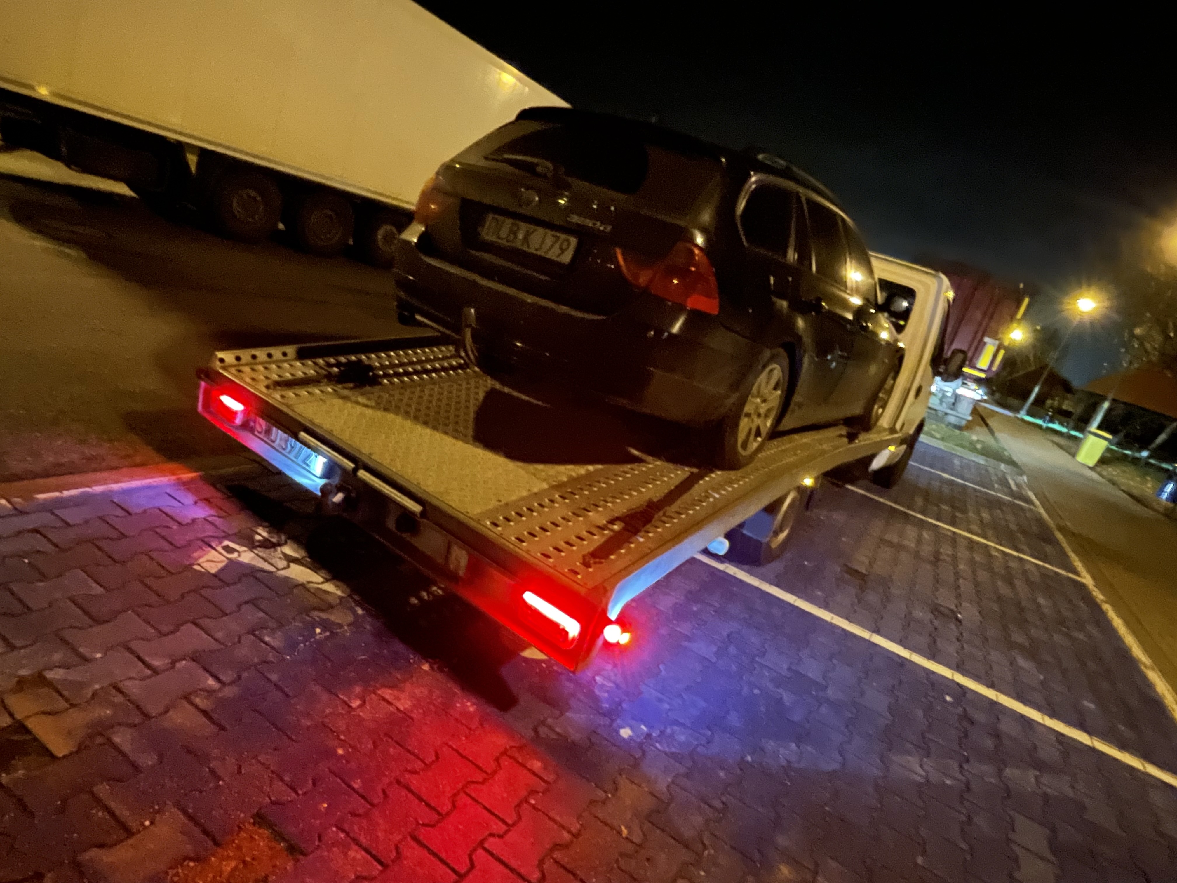 Auto numer 2 wiezione na lawecie